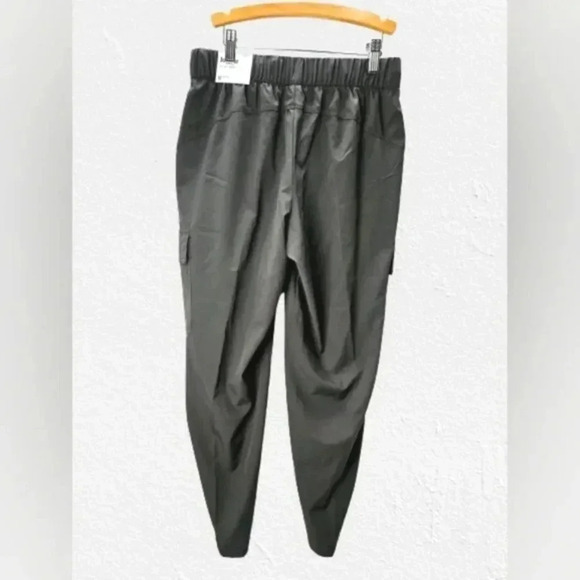 Old Navy StretchTech Petite Cargo Pants Charcoal Gray - Picture 3 of 8